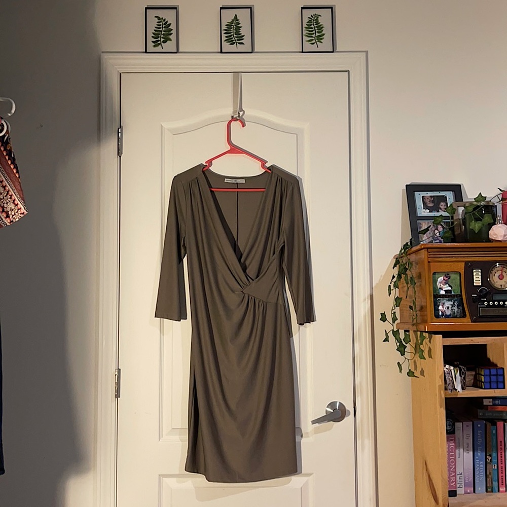 V Neck Cinched 3/4 Sleeve Dress